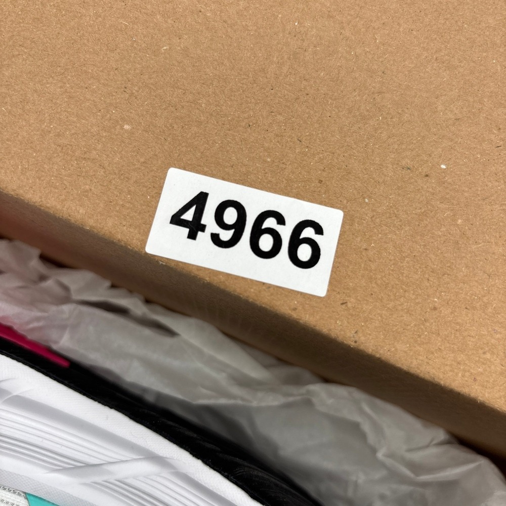 Adidas Questar 3 Shoes Women Size 6 White Aqua Running JI4609 - Picture 8 of 8